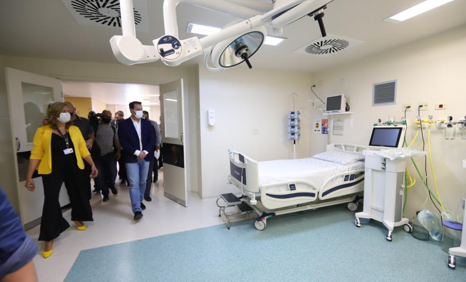 O governador Carlos Massa Ratinho Junior visita nesta quarta-feira (14) o Hospital Regional São Sebastião, na Lapa. A Secretaria de Estado da Saúde disponibiliza seis leitos de UTI no hospital. A unidade já conta com 40 leitos de enfermaria na estratégia de combate à Covid-19.