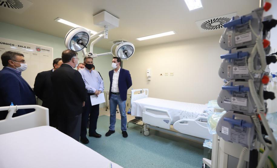 O governador Carlos Massa Ratinho Junior visita nesta quarta-feira (14) o Hospital Regional São Sebastião, na Lapa. A Secretaria de Estado da Saúde disponibiliza seis leitos de UTI no hospital. A unidade já conta com 40 leitos de enfermaria na estratégia de combate à Covid-19.