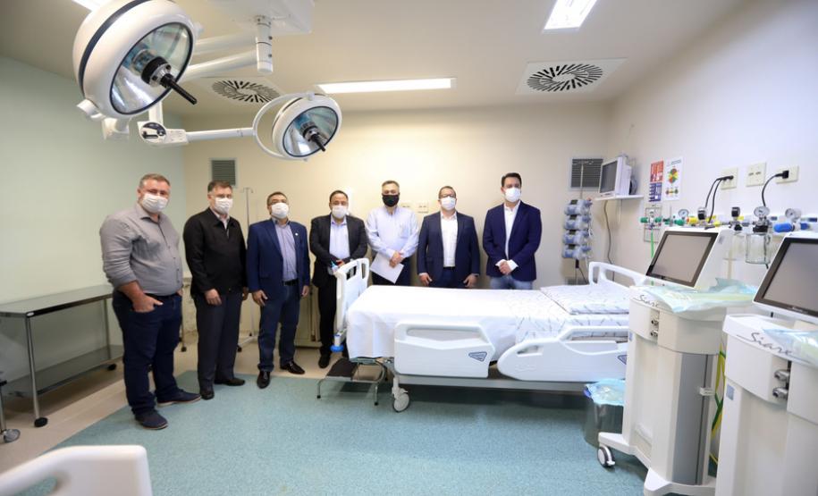 O governador Carlos Massa Ratinho Junior visita nesta quarta-feira (14) o Hospital Regional São Sebastião, na Lapa. A Secretaria de Estado da Saúde disponibiliza seis leitos de UTI no hospital. A unidade já conta com 40 leitos de enfermaria na estratégia de combate à Covid-19.