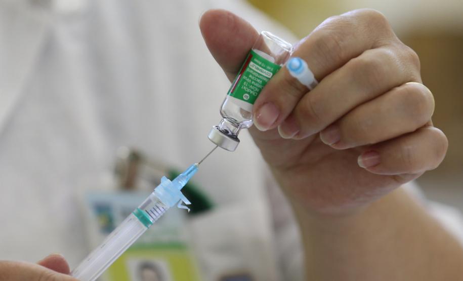 368 mil doses de vacinas contra a Covid-19 chegam ao Paraná nesta quinta