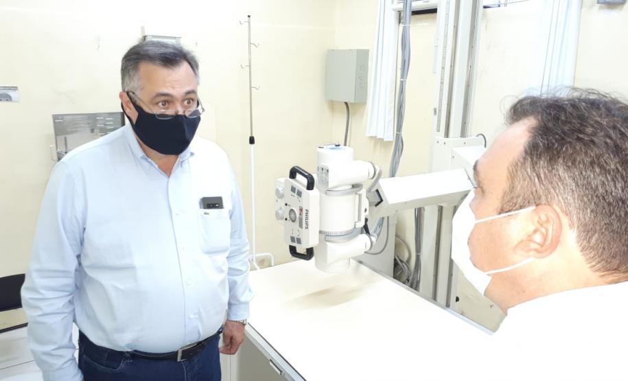Secretário vistoria hospital em Tibagi