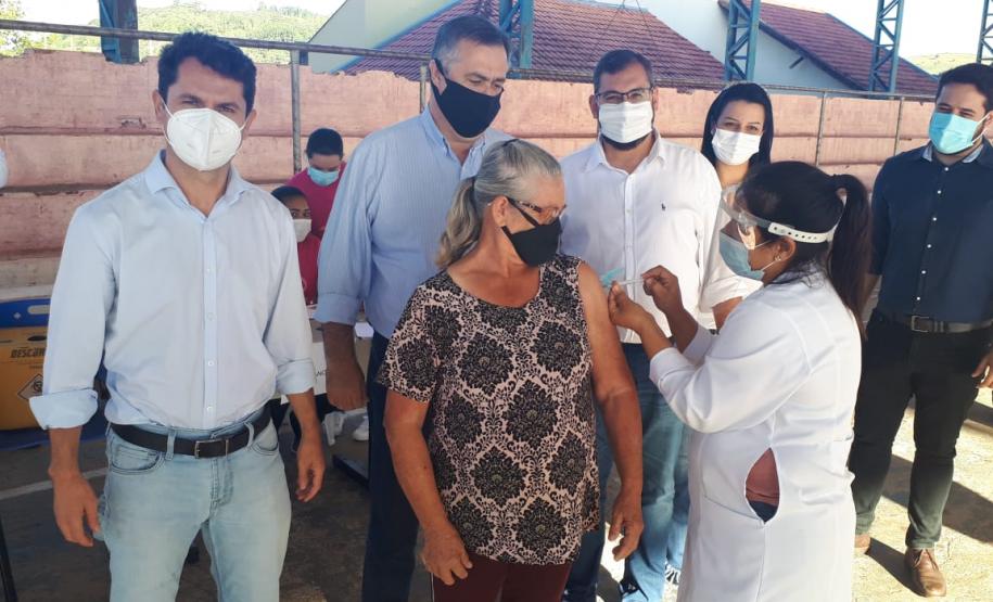 Paraná aplicou mais de 30 mil doses de vacina no feriado