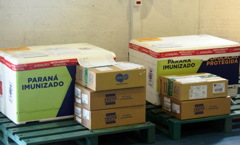 Estado distribui mais 205 mil vacinas contra a Covid-19; veja divisão por regional