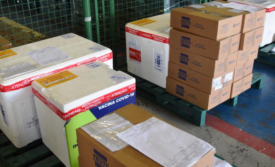 Estado distribui mais 205 mil vacinas contra a Covid-19; veja divisão por regional