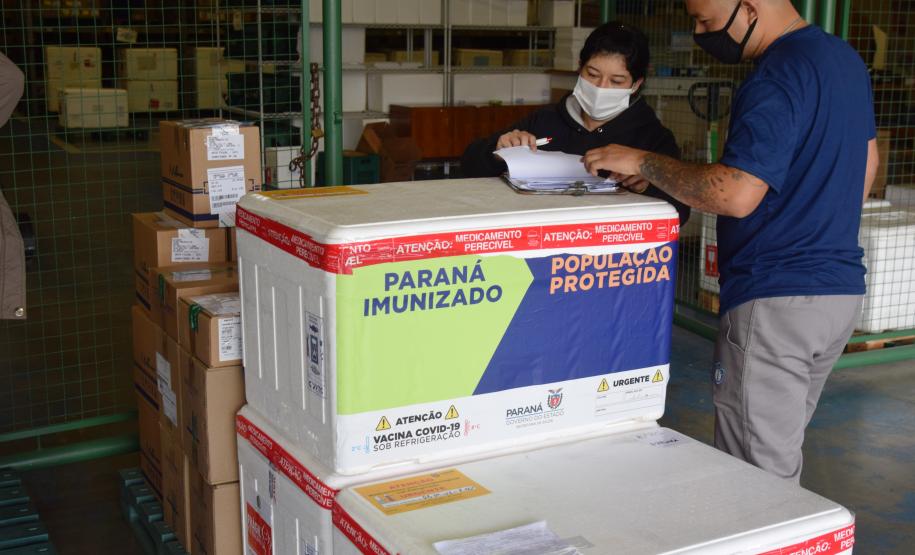 Estado distribui mais 205 mil vacinas contra a Covid-19; veja divisão por regional