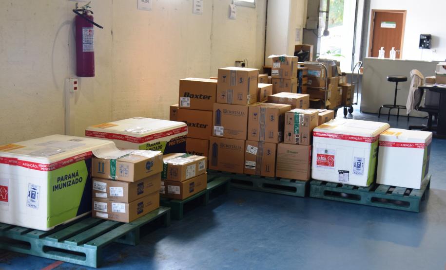 Estado distribui mais 205 mil vacinas contra a Covid-19; veja divisão por regional