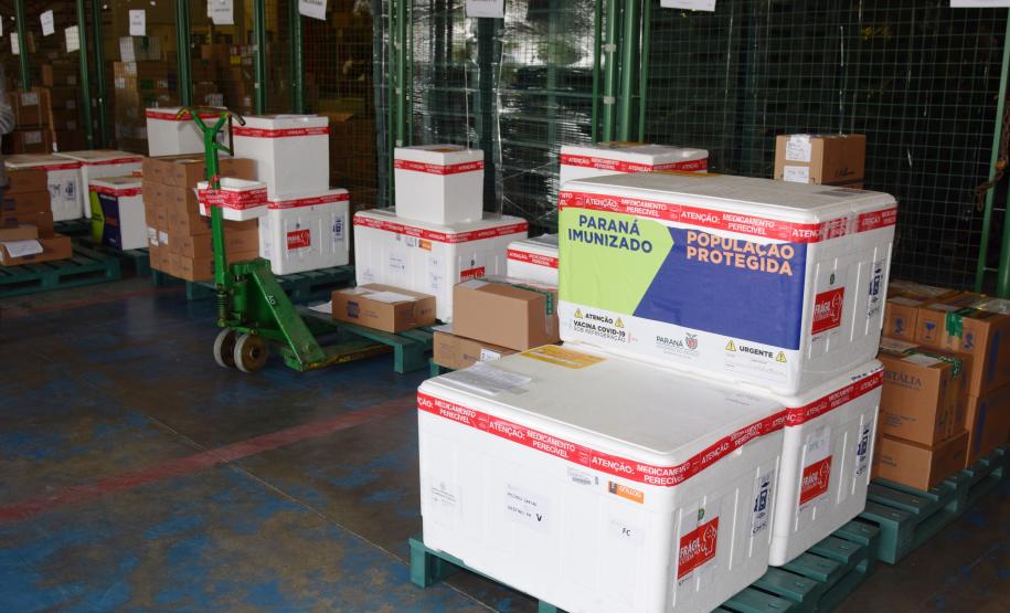 Estado distribui mais 205 mil vacinas contra a Covid-19; veja divisão por regional