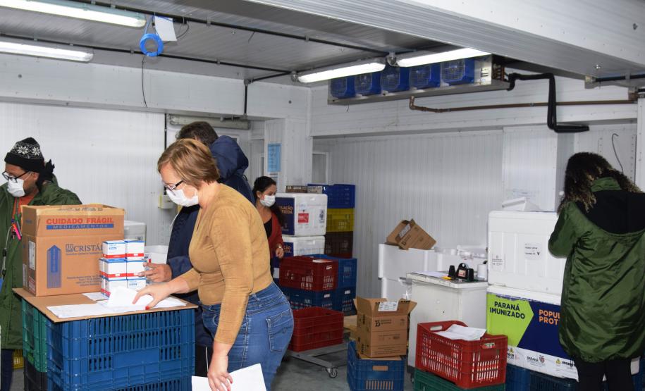Estado distribui mais 205 mil vacinas contra a Covid-19; veja divisão por regional