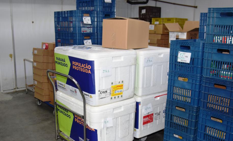 Estado distribui mais 205 mil vacinas contra a Covid-19; veja divisão por regional