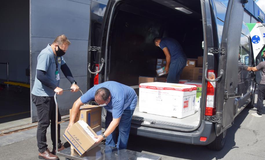 Estado distribui mais 205 mil vacinas contra a Covid-19; veja divisão por regional