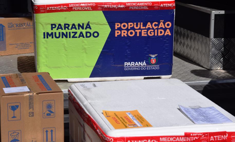 Estado distribui mais 205 mil vacinas contra a Covid-19; veja divisão por regional