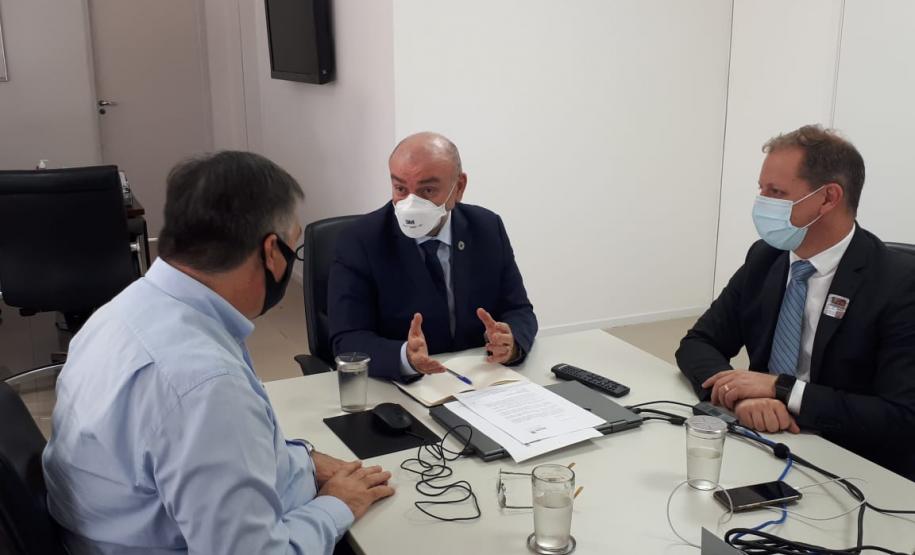 Paraná defende antecipação da vacinação de trabalhadores da Educação no MS