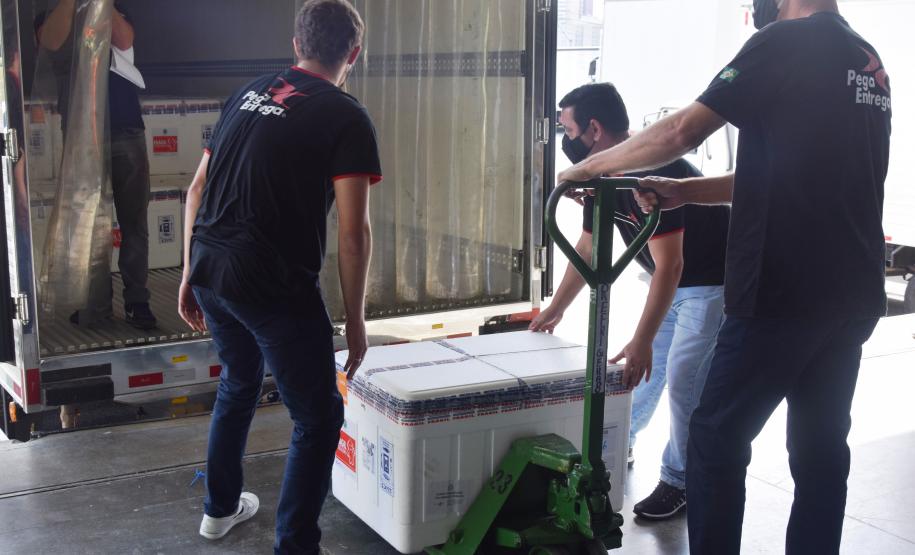 Paraná avança na vacinação de pessoas acima de 60 anos e profissionais da segurança