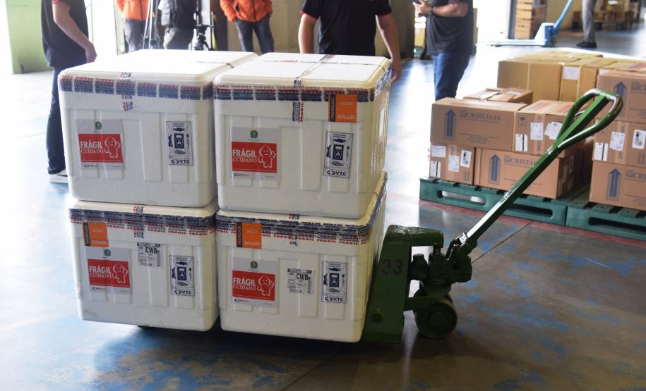 Paraná avança na vacinação de pessoas acima de 60 anos e profissionais da segurança