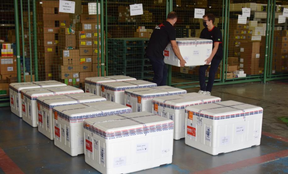 Paraná avança na vacinação de pessoas acima de 60 anos e profissionais da segurança