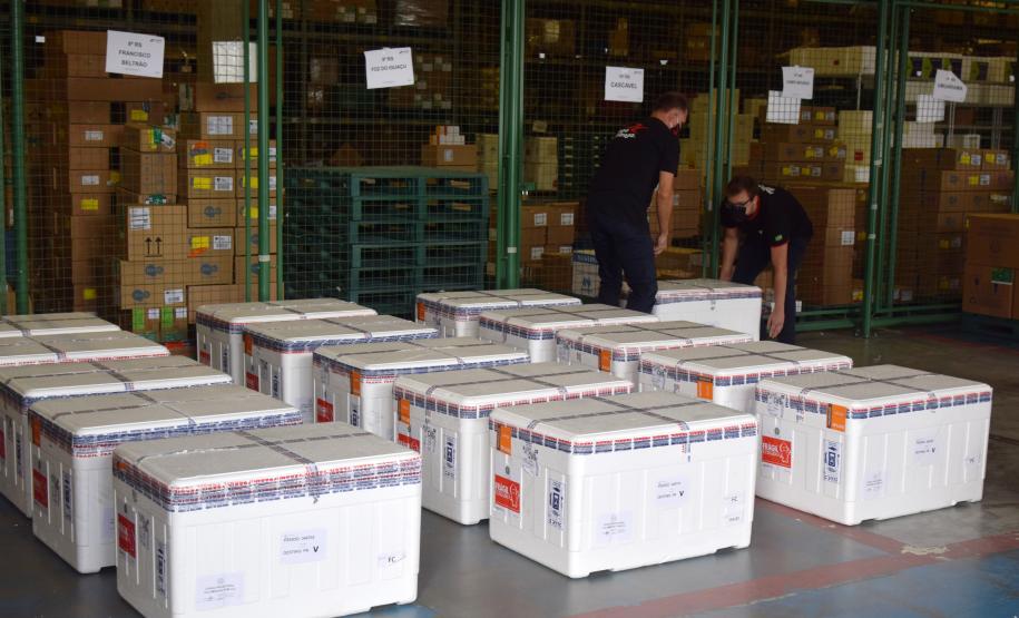 Paraná avança na vacinação de pessoas acima de 60 anos e profissionais da segurança