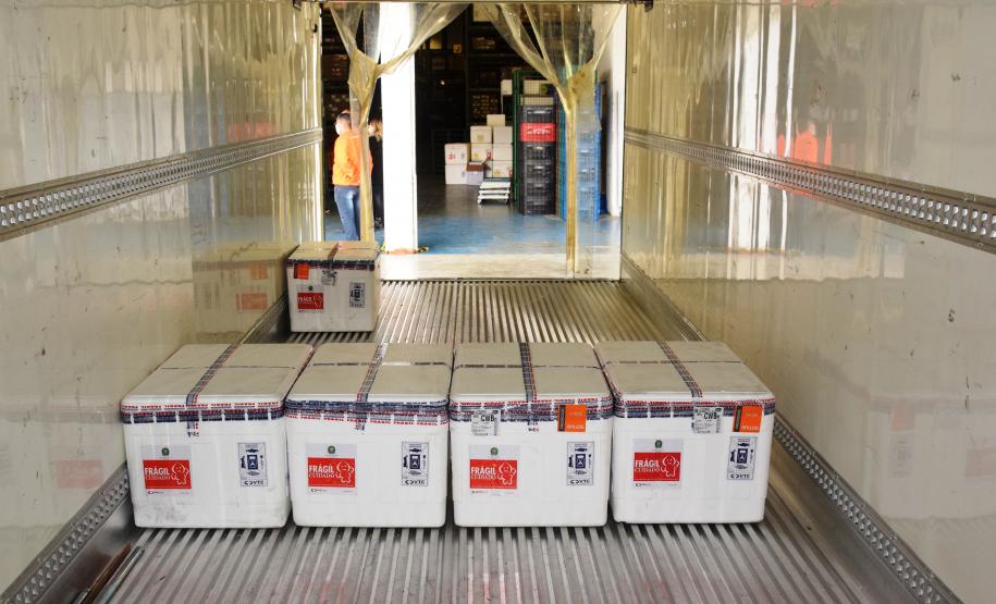 Paraná avança na vacinação de pessoas acima de 60 anos e profissionais da segurança