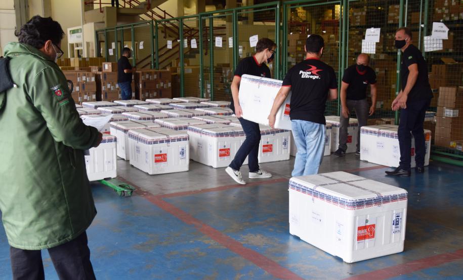 Paraná avança na vacinação de pessoas acima de 60 anos e profissionais da segurança