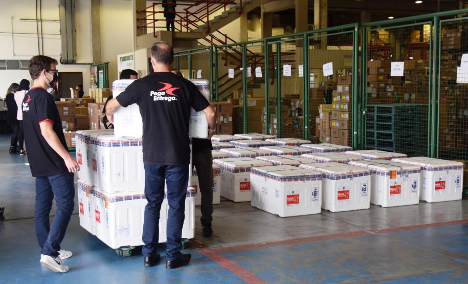 Paraná avança na vacinação de pessoas acima de 60 anos e profissionais da segurança