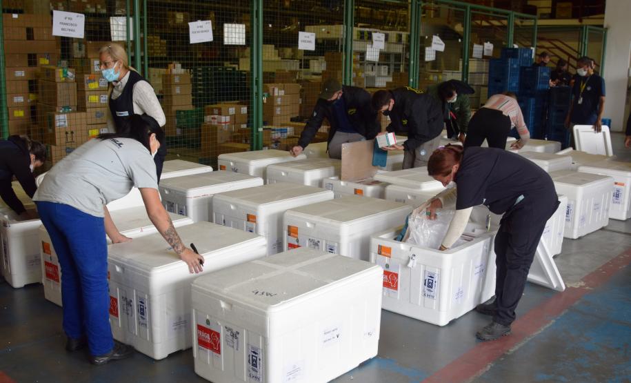 Paraná avança na vacinação de pessoas acima de 60 anos e profissionais da segurança