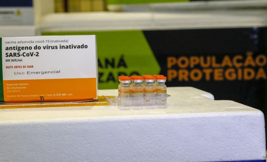 Paraná recebe 14.600 doses da Coronavac/Butantan