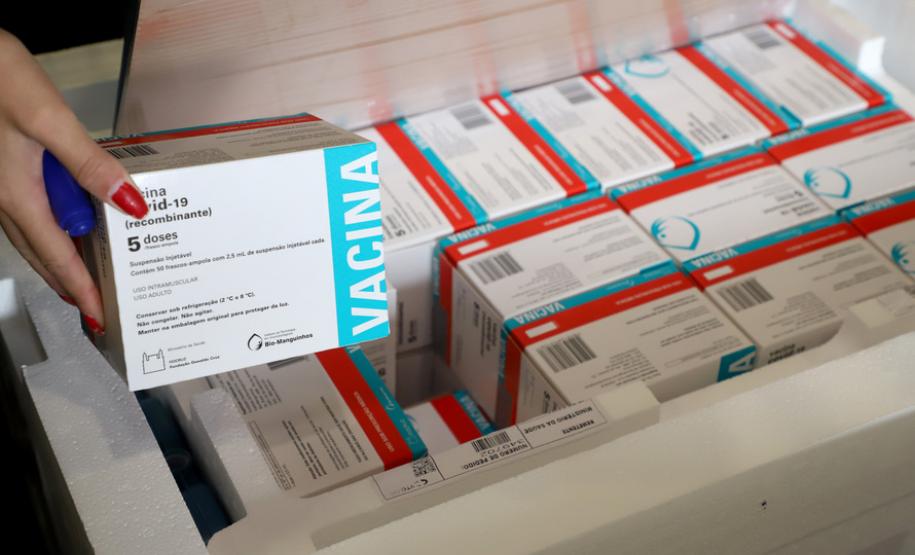 Vacinas da Pfizer e da AstraZeneca/Fiocruz chegam ao Estado nesta segunda