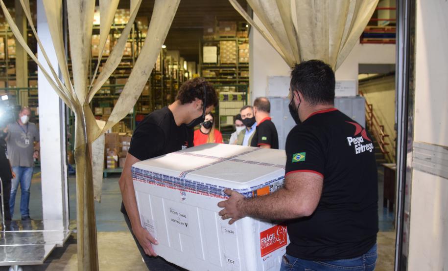Mais 242 mil vacinas contra a Covid-19 chegam ao Paraná