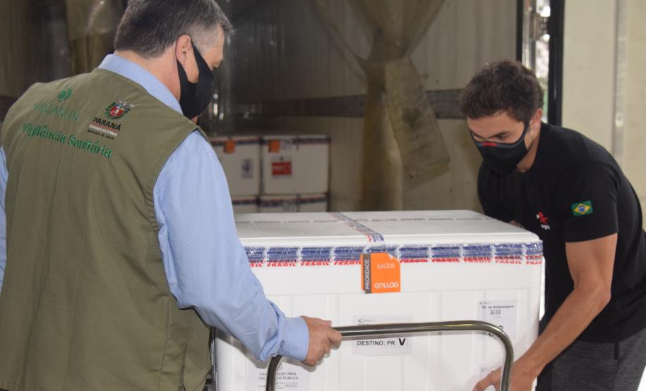 Mais 242 mil vacinas contra a Covid-19 chegam ao Paraná