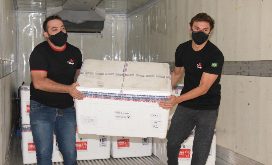 Mais 242 mil vacinas contra a Covid-19 chegam ao Paraná