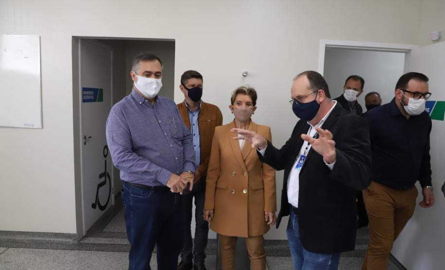 O Governo do Estado inaugurou uma nova Unidade Básica de Saúde (UBS) no município de Ponta Grossa nesta terça-feira (11). A obra possui um investimento de R$ 750 mil de repasse estadual. O secretário de Estado da Saúde, Beto Preto, esteve presente na inauguração e falou sobre a importância desta obra para a população. - Ponta Grossa, 11/05/2021