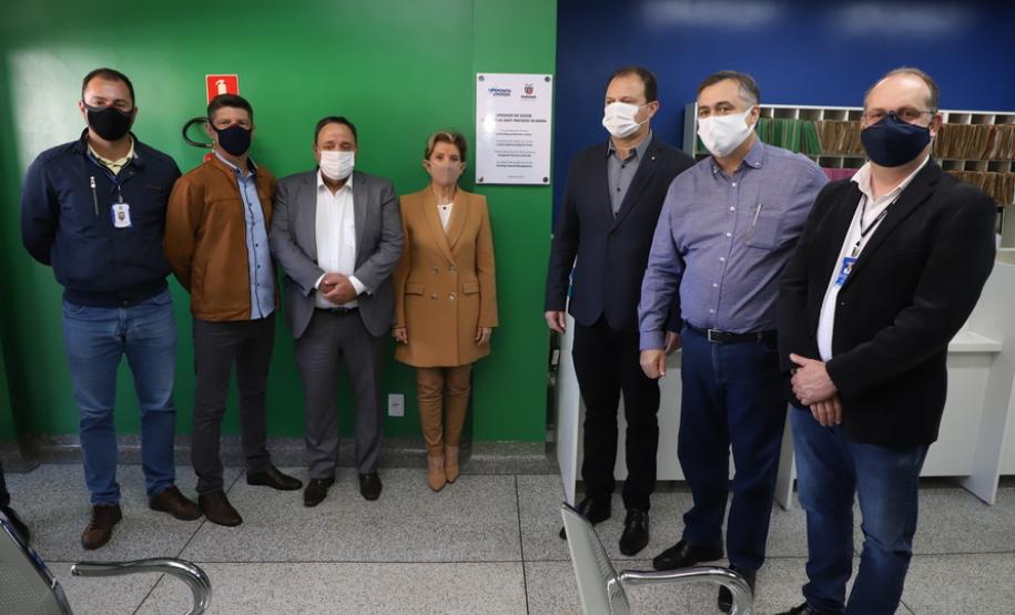O Governo do Estado inaugurou uma nova Unidade Básica de Saúde (UBS) no município de Ponta Grossa nesta terça-feira (11). A obra possui um investimento de R$ 750 mil de repasse estadual. O secretário de Estado da Saúde, Beto Preto, esteve presente na inauguração e falou sobre a importância desta obra para a população. - Ponta Grossa, 11/05/2021