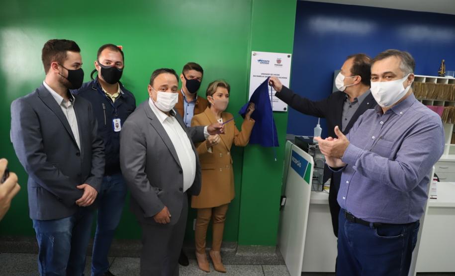 O Governo do Estado inaugurou uma nova Unidade Básica de Saúde (UBS) no município de Ponta Grossa nesta terça-feira (11). A obra possui um investimento de R$ 750 mil de repasse estadual. O secretário de Estado da Saúde, Beto Preto, esteve presente na inauguração e falou sobre a importância desta obra para a população. - Ponta Grossa, 11/05/2021