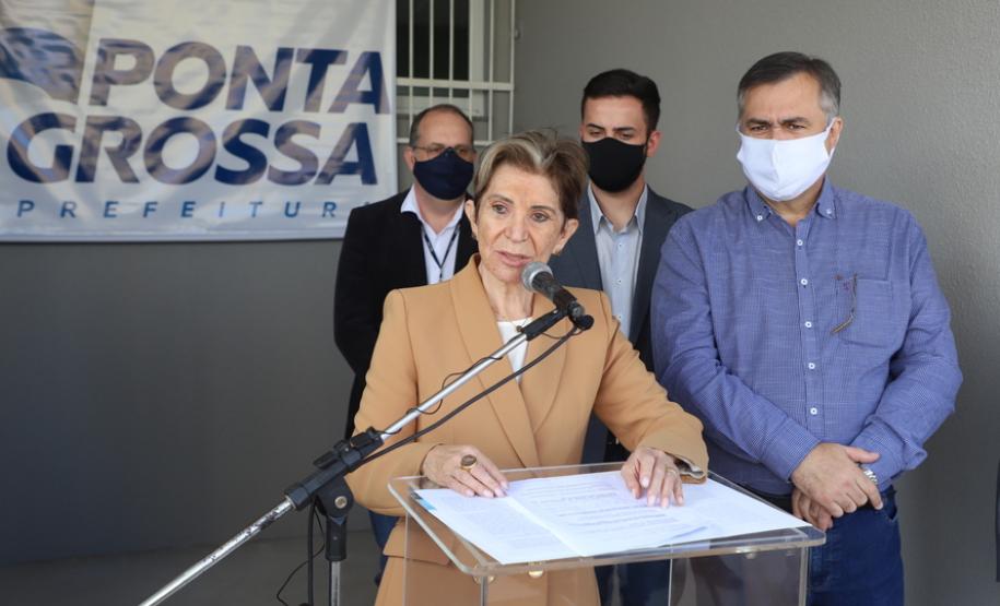 O Governo do Estado inaugurou uma nova Unidade Básica de Saúde (UBS) no município de Ponta Grossa nesta terça-feira (11). A obra possui um investimento de R$ 750 mil de repasse estadual. O secretário de Estado da Saúde, Beto Preto, esteve presente na inauguração e falou sobre a importância desta obra para a população. - Ponta Grossa, 11/05/2021