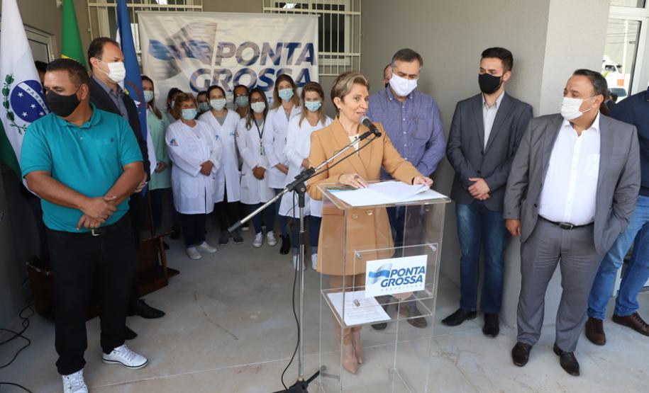 O Governo do Estado inaugurou uma nova Unidade Básica de Saúde (UBS) no município de Ponta Grossa nesta terça-feira (11). A obra possui um investimento de R$ 750 mil de repasse estadual. O secretário de Estado da Saúde, Beto Preto, esteve presente na inauguração e falou sobre a importância desta obra para a população. - Ponta Grossa, 11/05/2021