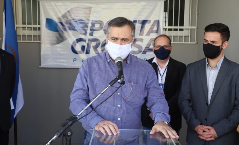 O Governo do Estado inaugurou uma nova Unidade Básica de Saúde (UBS) no município de Ponta Grossa nesta terça-feira (11). A obra possui um investimento de R$ 750 mil de repasse estadual. O secretário de Estado da Saúde, Beto Preto, esteve presente na inauguração e falou sobre a importância desta obra para a população. - Ponta Grossa, 11/05/2021