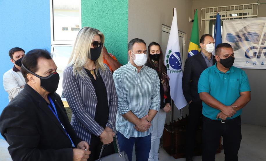 O Governo do Estado inaugurou uma nova Unidade Básica de Saúde (UBS) no município de Ponta Grossa nesta terça-feira (11). A obra possui um investimento de R$ 750 mil de repasse estadual. O secretário de Estado da Saúde, Beto Preto, esteve presente na inauguração e falou sobre a importância desta obra para a população. - Ponta Grossa, 11/05/2021