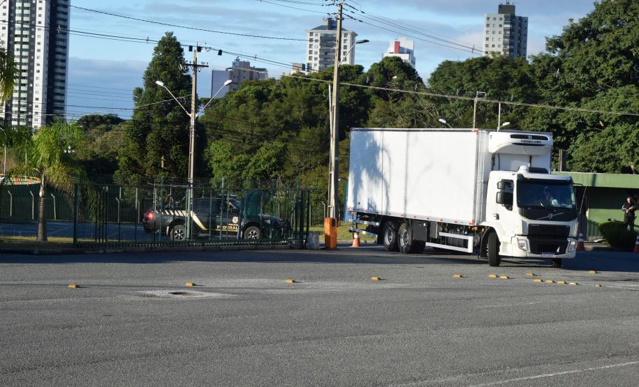 Paraná recebe novo lote com 244,8 mil vacinas contra a Covid-19