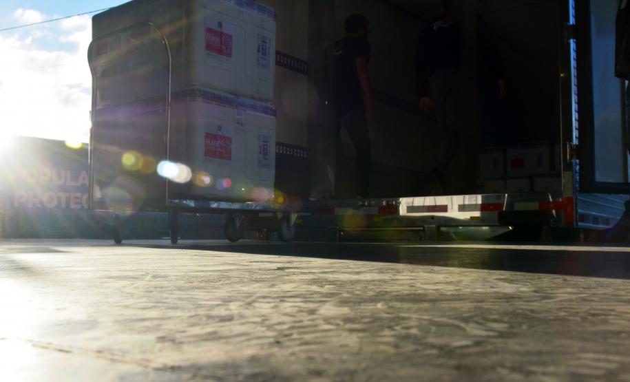 Paraná recebe novo lote com 244,8 mil vacinas contra a Covid-19