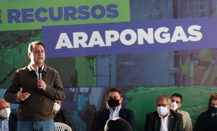 O governador Carlos Massa Ratinho Junior ressaltou que o Paraná lançou diferentes estratégias para atingir o maior número de pessoas imunizadas, incluindo a vacinação de domingo a domingo e horários estendido em salas espalhadas pelo Estado.
