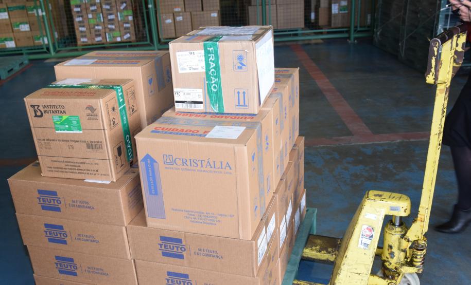 A Secretaria de Estado da Saúde (Sesa) iniciou nesta sexta-feira (14) a distribuição de mais 170.285 medicamentos elencados no chamado “kit de intubação” para pacientes internados com coronavírus.