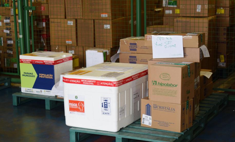 A Secretaria de Estado da Saúde (Sesa) iniciou nesta sexta-feira (14) a distribuição de mais 170.285 medicamentos elencados no chamado “kit de intubação” para pacientes internados com coronavírus.