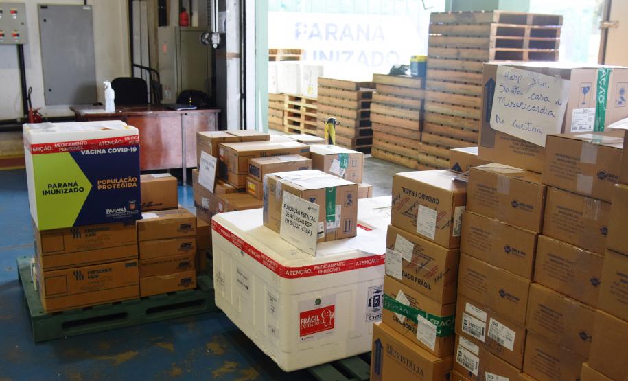 A Secretaria de Estado da Saúde (Sesa) iniciou nesta sexta-feira (14) a distribuição de mais 170.285 medicamentos elencados no chamado “kit de intubação” para pacientes internados com coronavírus.