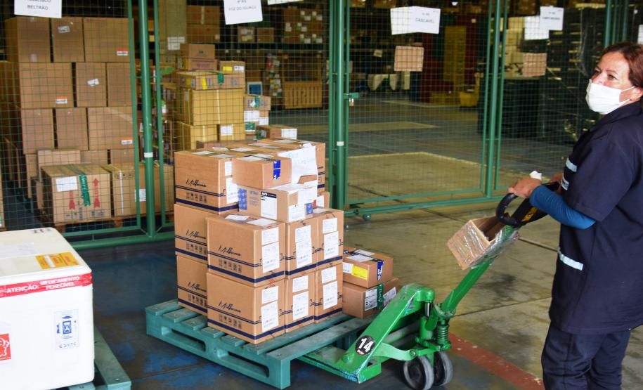 A Secretaria de Estado da Saúde (Sesa) iniciou nesta sexta-feira (14) a distribuição de mais 170.285 medicamentos elencados no chamado “kit de intubação” para pacientes internados com coronavírus.
