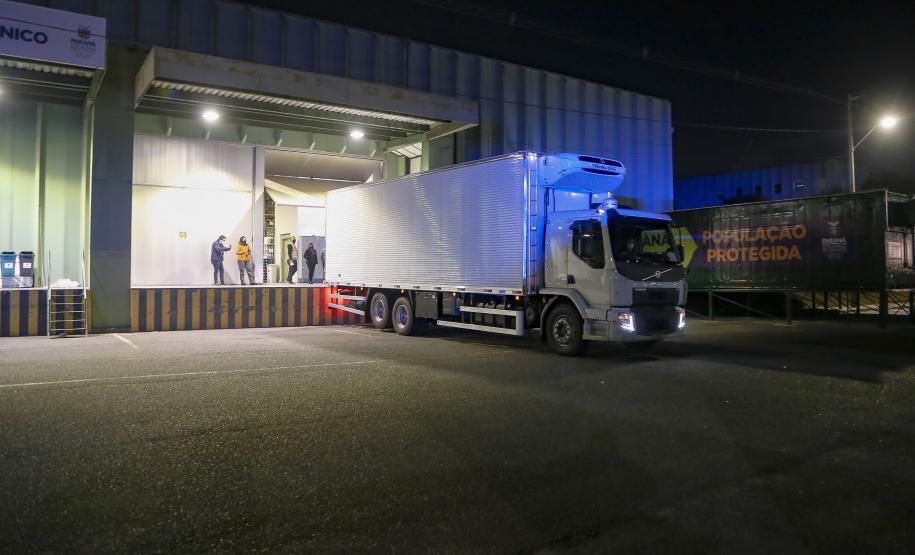 vacinas contra Covid-19 produzidas pela parceria entre Pfizer e BioNTech. O terceiro lote dos imunizantes, que chegou à Capital nesta terça-feira (18), com mais 39.780 doses