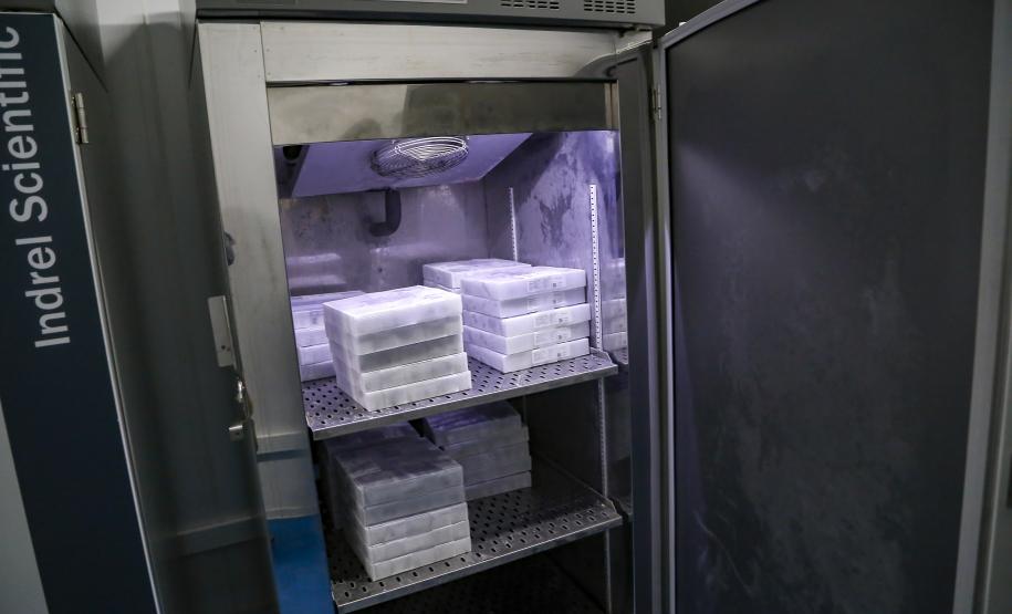 vacinas contra Covid-19 produzidas pela parceria entre Pfizer e BioNTech. O terceiro lote dos imunizantes, que chegou à Capital nesta terça-feira (18), com mais 39.780 doses