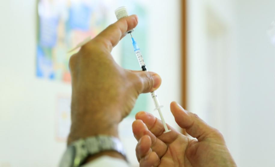 Nova distribuição de vacinas da Pfizer inclui nove municípios do Paraná