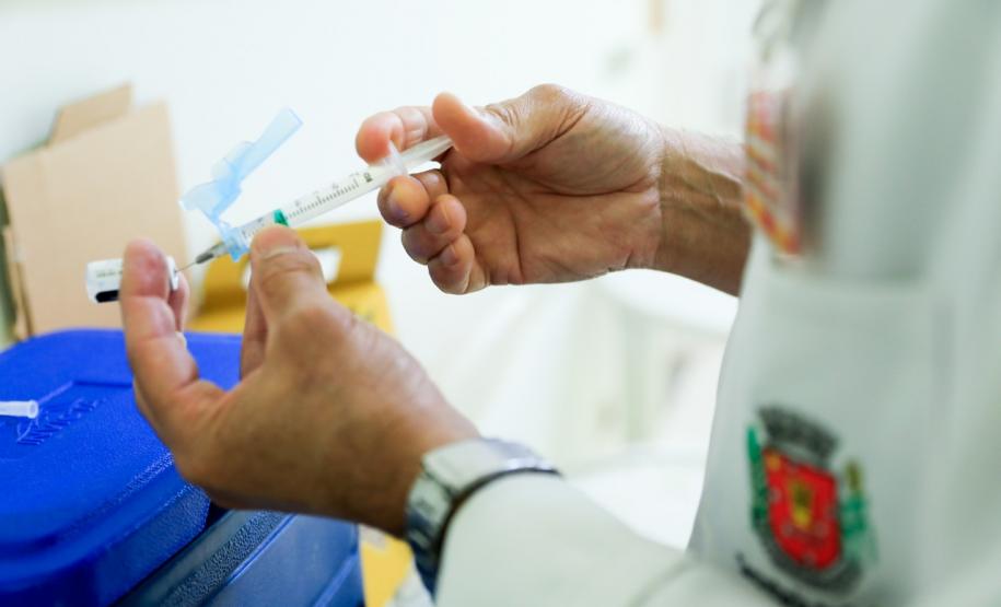 Nova distribuição de vacinas da Pfizer inclui nove municípios do Paraná