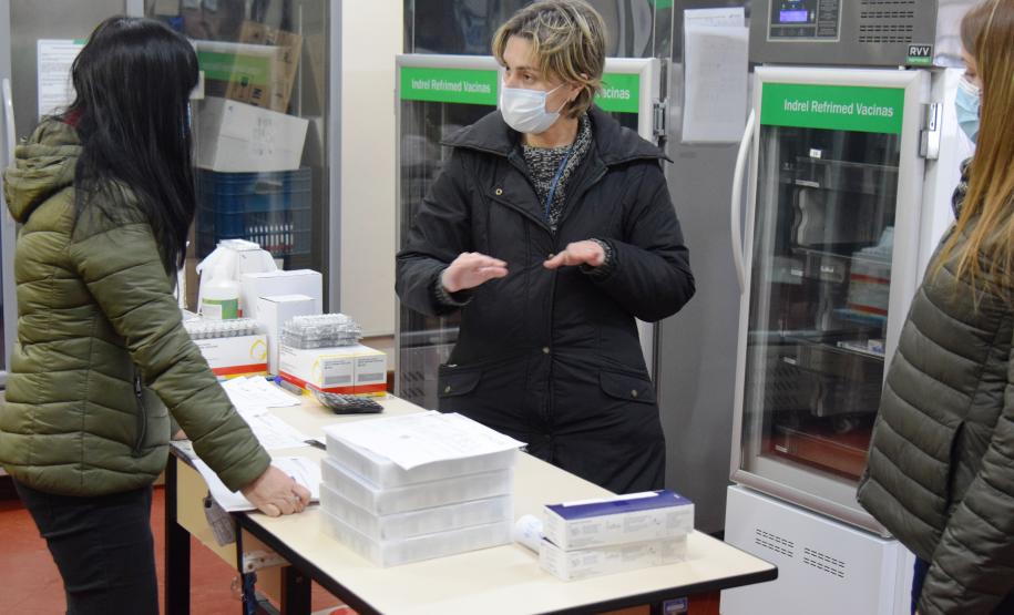 Governo do Estado descentraliza vacinas da Pfizer e municípios já recebem as doses
