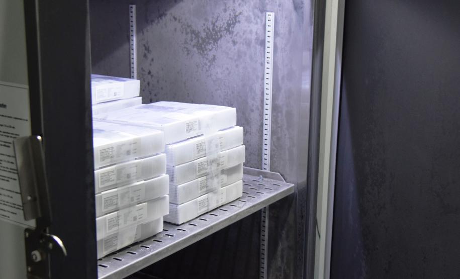 Lote com mais de 37,4 mil vacinas da Pfizer chegam ao Paraná