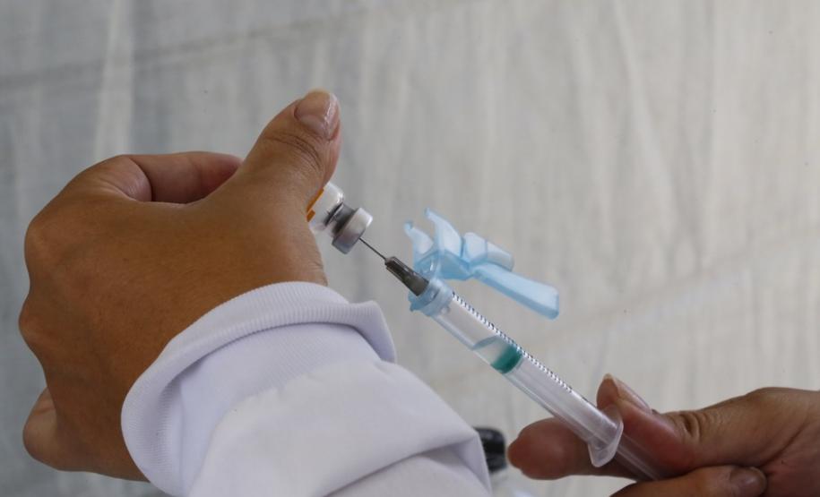 Com eficiência superior a 80%, Paraná ultrapassa 3,6 milhões de vacinas aplicadas contra a Covid-19.